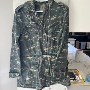 TNA Aritzia Talula camo cargo/utility jacket